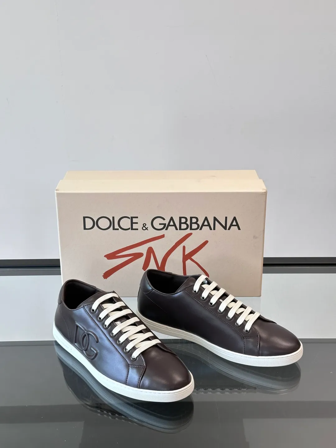 Men's shoes 💰p400 "DG" Dolce & Gabbana fashion casual shoes, high-end boutique men's casual sports shoes! Imported first layer cowhide. The contrasting color design attracts the eye, and the brand logo decoration on the tongue is exquisite and luxurious, super A level! Compared with the genuine product at the counter, the version is no worse at all! size: 38-44 (45 customized)